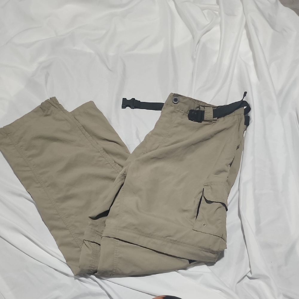 Magellan Outdoors Khaki Cargo Pants
